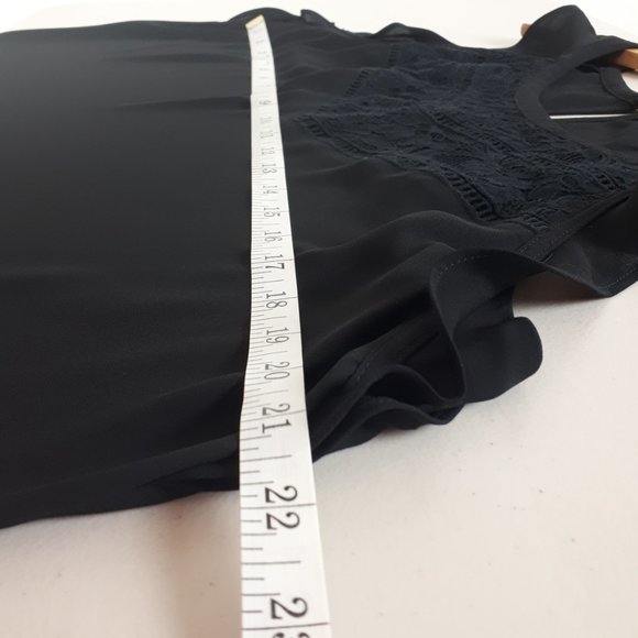 Express Black Lace Panel Cap Sleeve Blouse - Picture 4 of 10